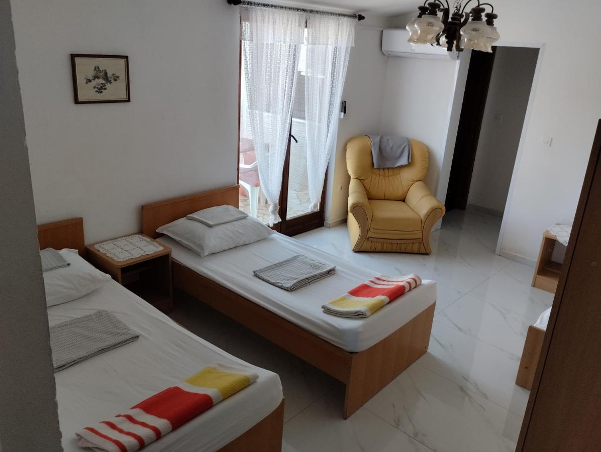Braco Apartments By The Sea With A Sea View Žaborić Eksteriør billede
