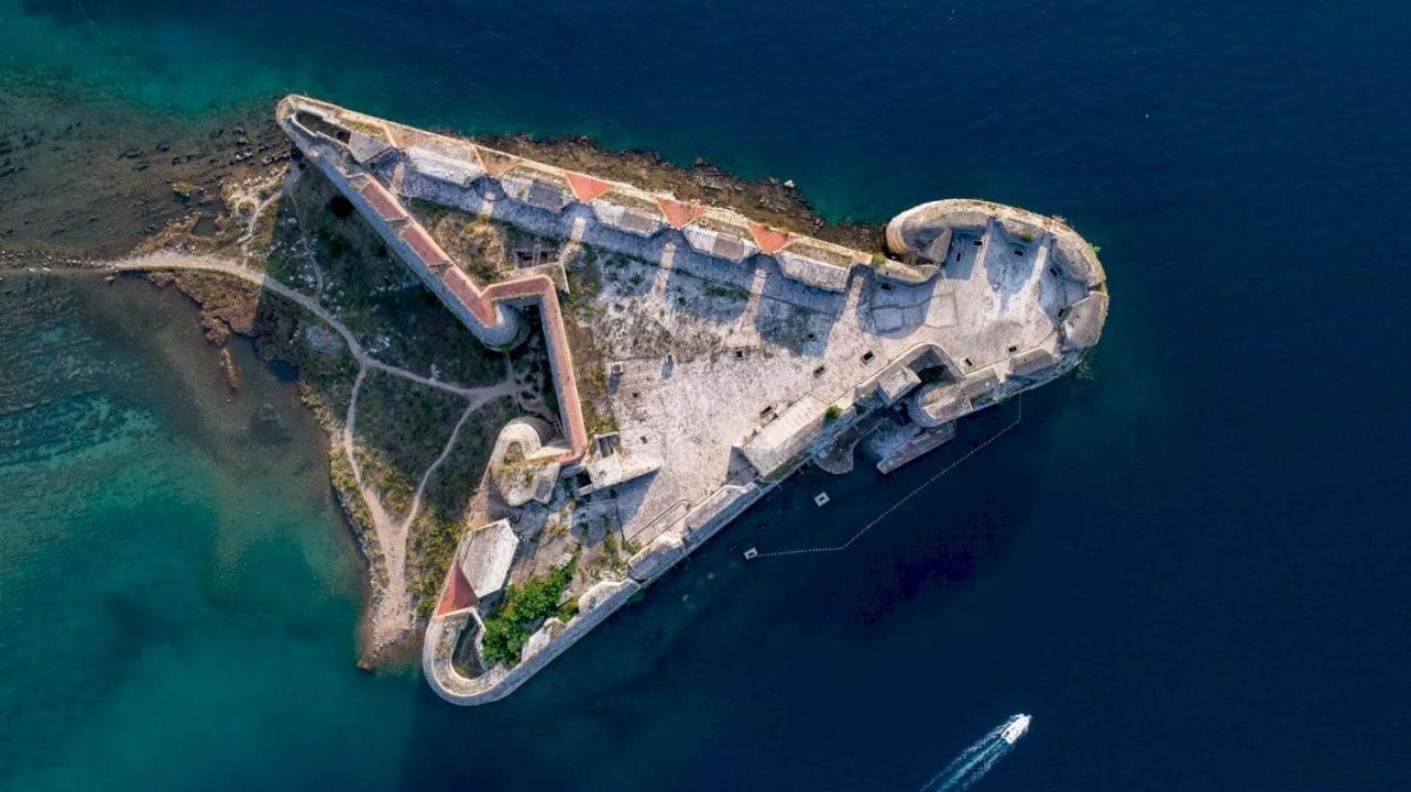 Braco Apartments By The Sea With A Sea View Žaborić Eksteriør billede