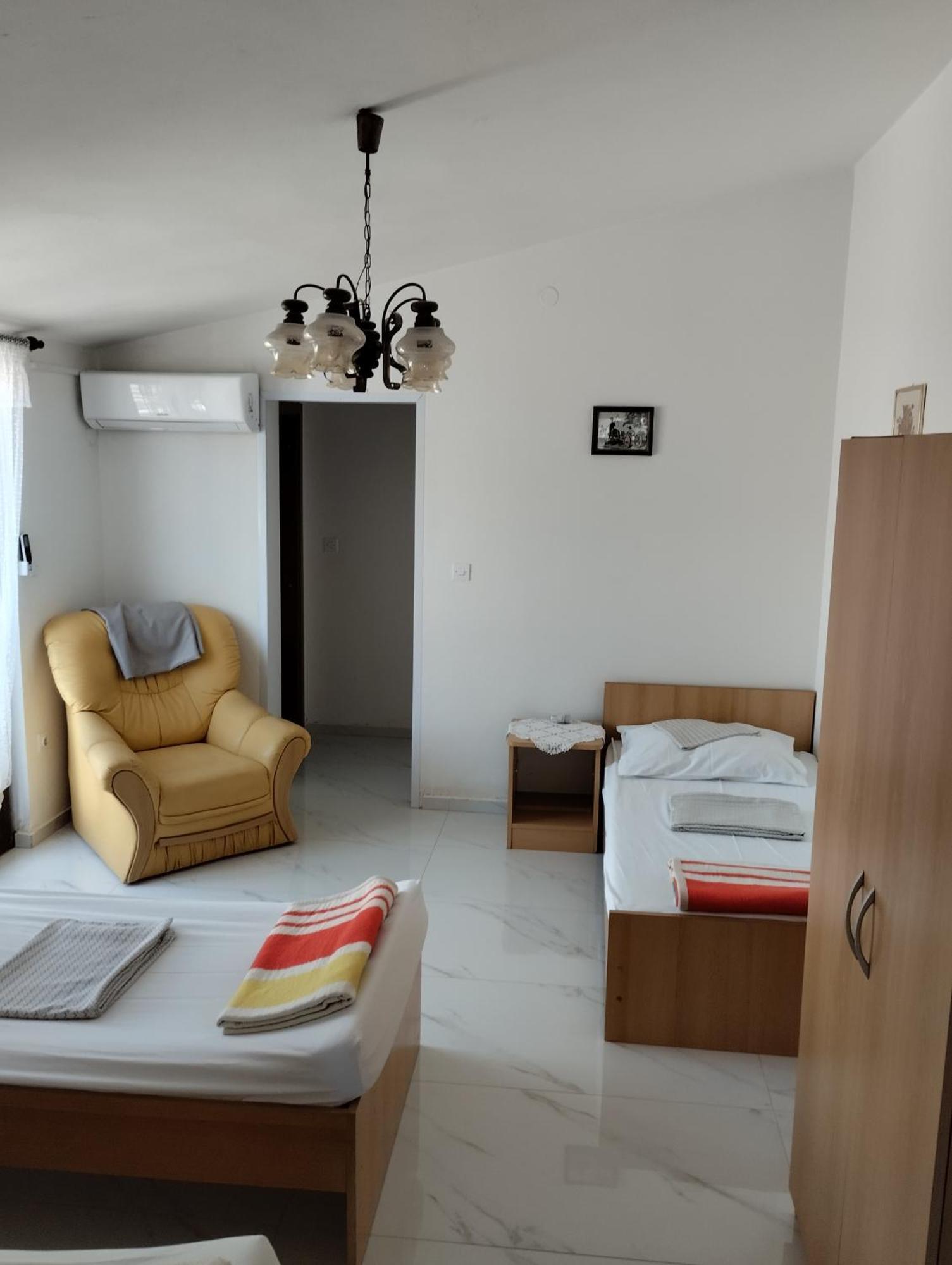 Braco Apartments By The Sea With A Sea View Žaborić Eksteriør billede